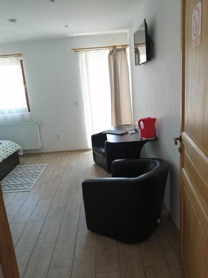 Cazare Regim Hotelier Zarnesti Luaran gambar